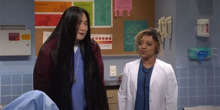 'SNL': Quinta Brunson Can't Remember Bowen Yang in Hilarous Midwife Sketch