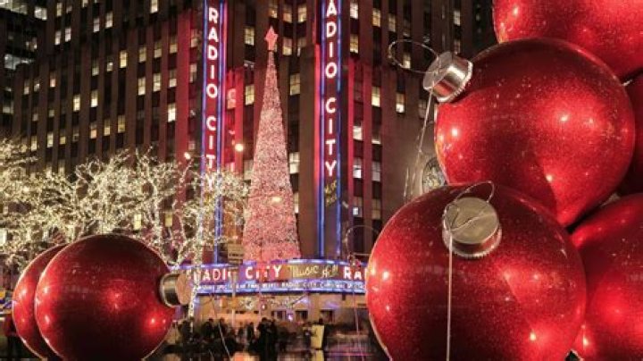 10 Best Holiday Movies Set In New York