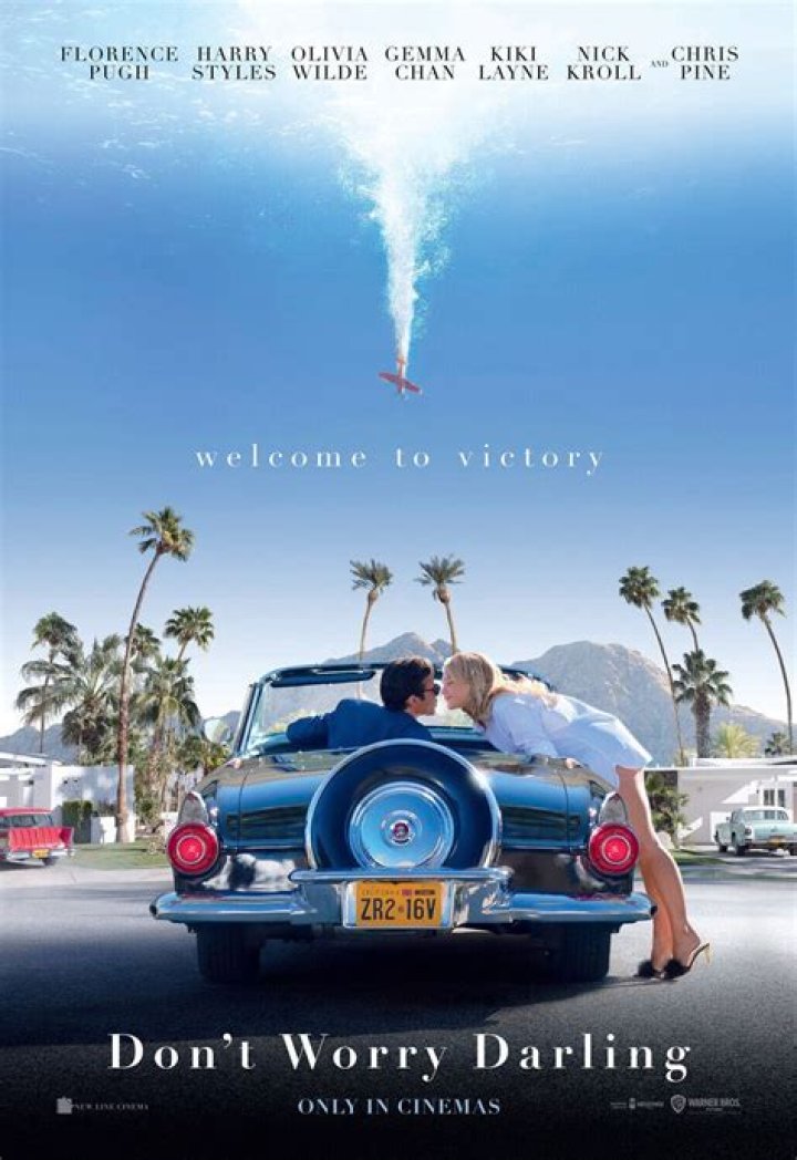 1950s Psychological Thriller Don’t Worry Darling Teases a Sexy, Wild Ride