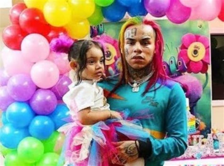 6ix9ine Children: Does 6ix9ine Have A Daughter? Who Are His Kids?