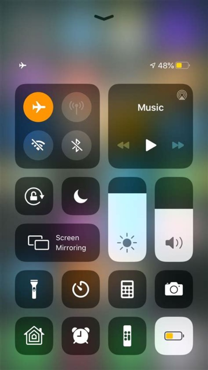7 Fixes for an iPhone Stuck in Headphone Mode