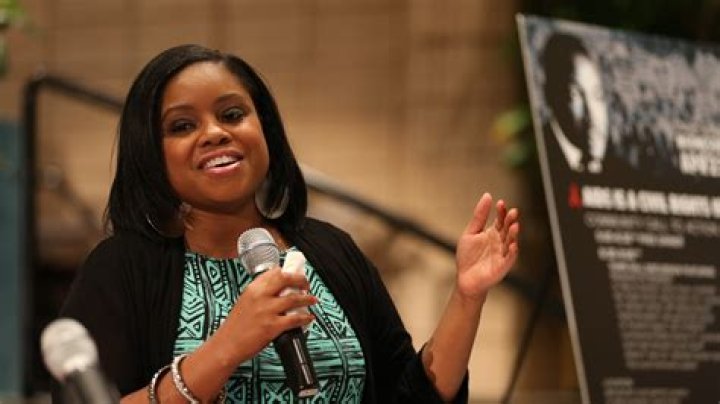 Activist Hydeia Broadbent Sister Patricia & Brother: Siblings Details