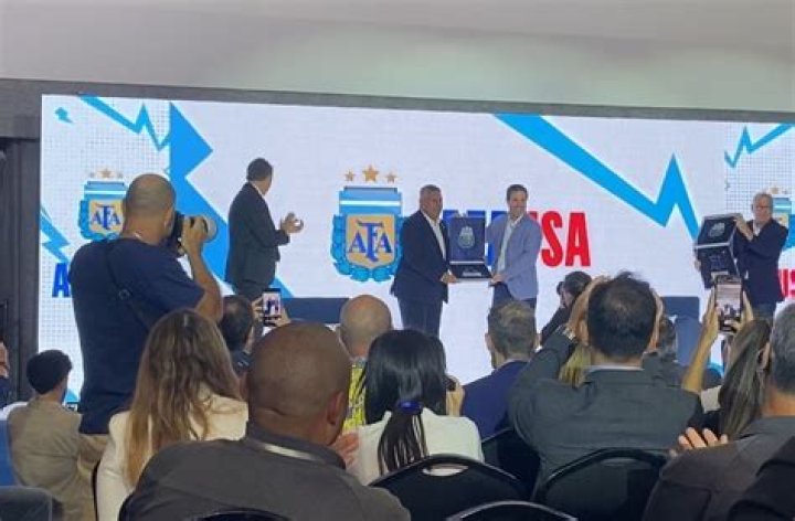 AFA President Claudio Tapia: “We all want Messi to play the 2026 World Cup”
