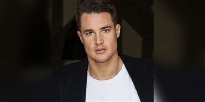 Alexander Dreymon’s Net Worth, Height, Age, and More