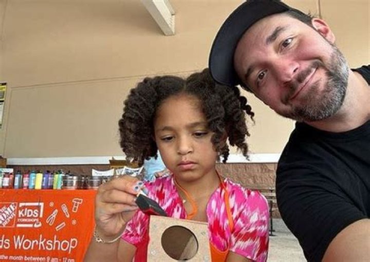 ALEXIS OHANIAN AND DAUGHTER HAVE THE “BEST DAY EVER”