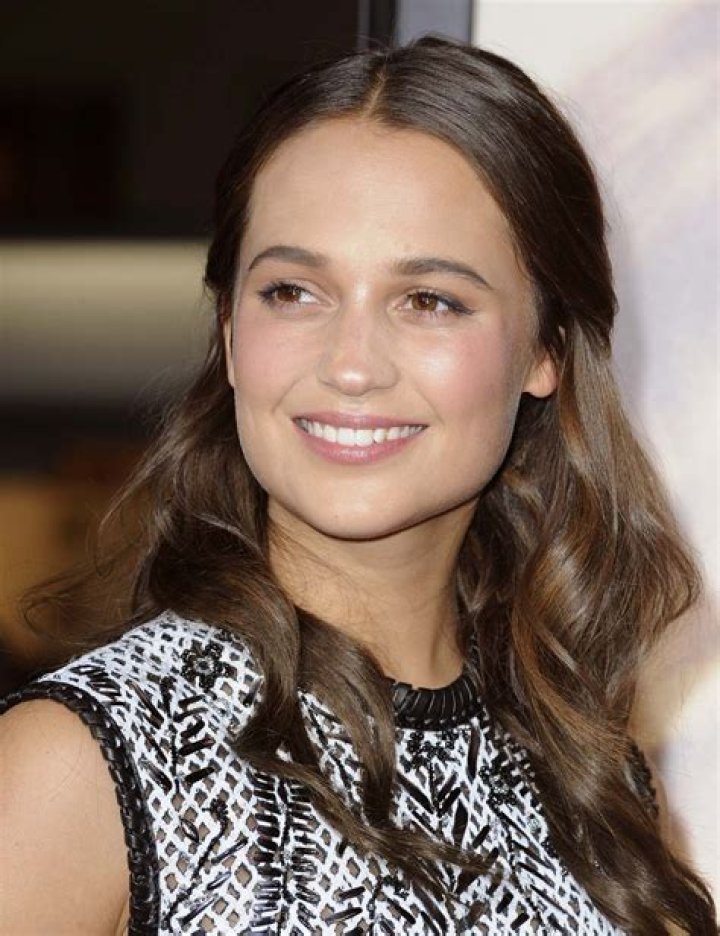Alicia Vikander Biography
