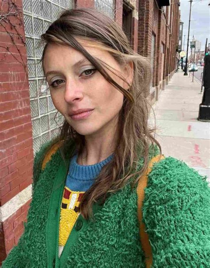 Alyson Michalka - Bio, Age, Net Worth, Height, Married, Nationality, Body Measurement, Career