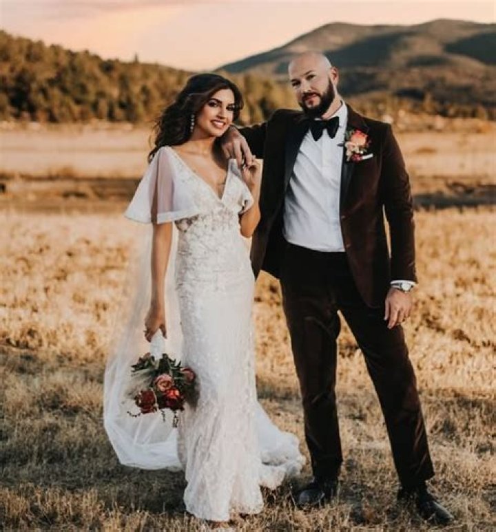 Amanda Salas Bio, Age, Height, Husband, Salary, Net Worth, FOX 11