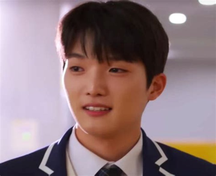 An Insight Into Choi Min-young's Parents And Siblings