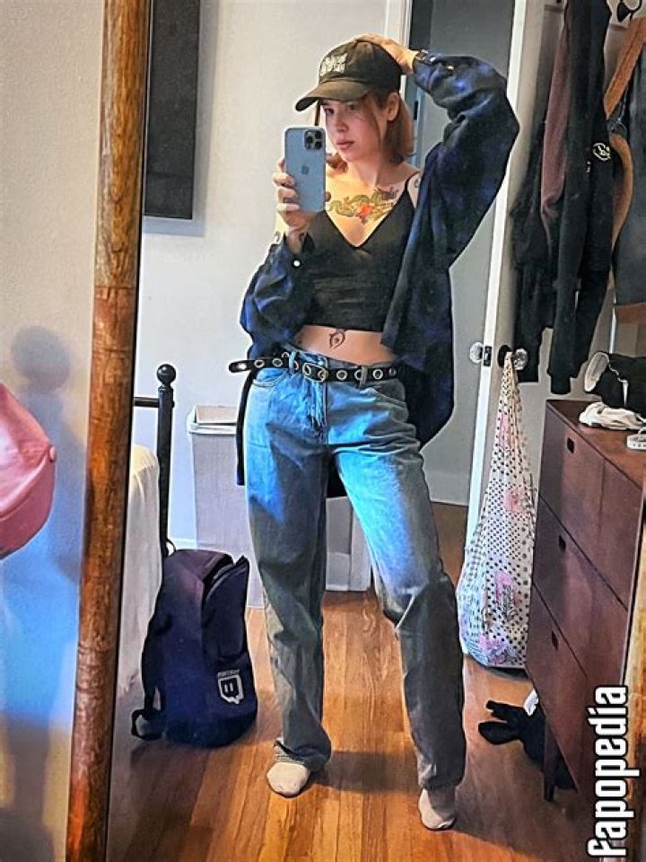 Anisa Jomha: The Rise Of An OnlyFans Star
