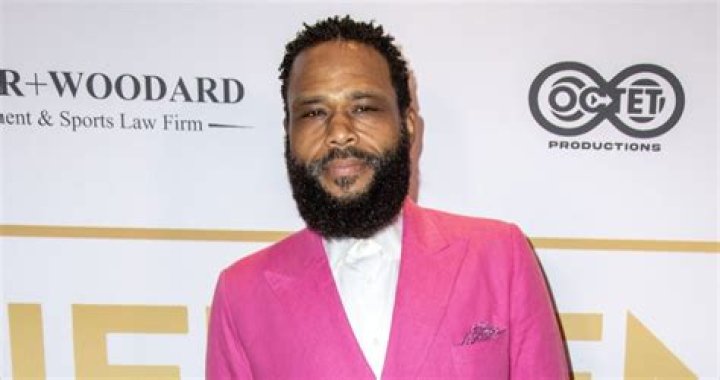 ANTHONY ANDERSON IS A GUY WITH KIDS ONSET AND IN REAL LIFE