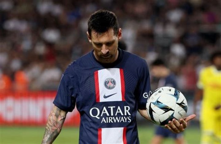 Argentina players on Wednesday: Lionel Messi with PSG, Cristian Romero training