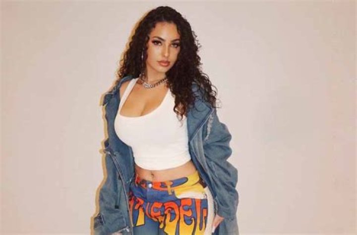 Ash Kash Biography, Age, Height, Boyfriends, Net Worth, Hot Photos