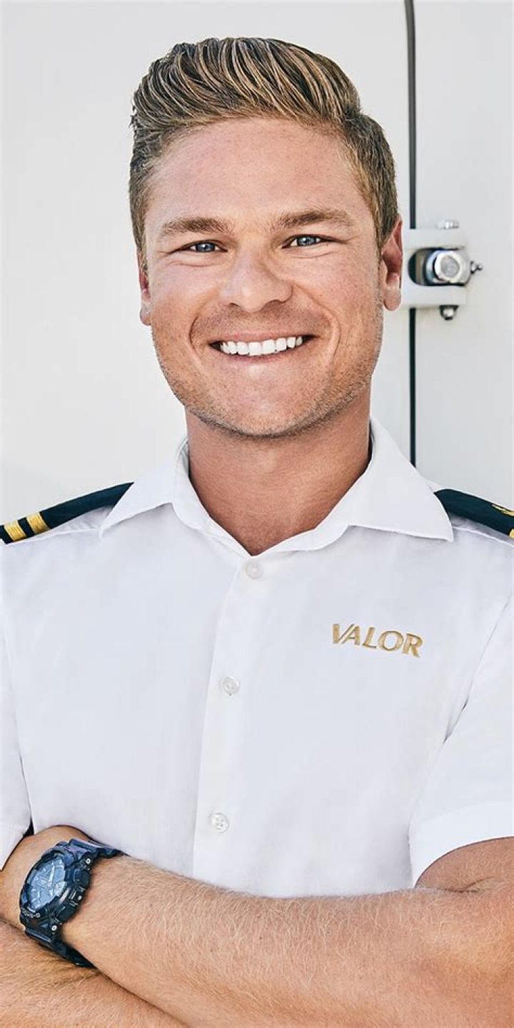 Ashton Pienaar【 Below Deck 】Age, Injury Recovery, Education, Wiki, Bio