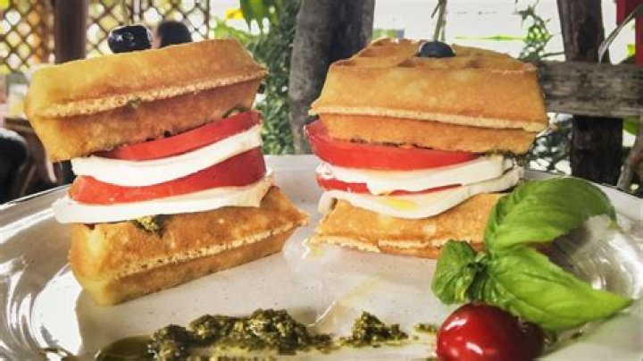 	At Bulegreen Cafe Yard in Oakland Park, you can order coffee and brunch all day long	