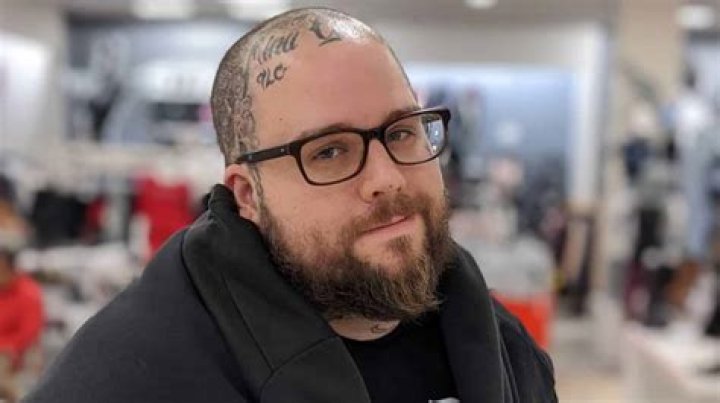 Aussie streamer beats Ludwig, PiG's Twitch subathons with new 840-hour record