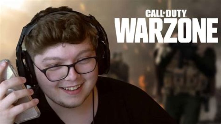 Aydan baits everyone with fake Warzone ban ahead of org reveal