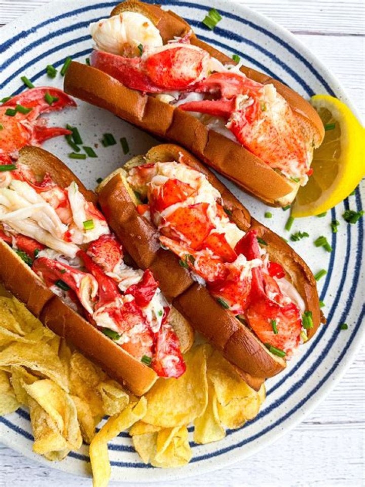 <b>Lobster rolls:</b> Heart-healthy, easy and exquisite	