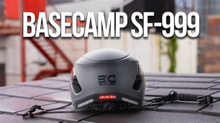 BaseCamp SF-999 Smart Helmet With Turn Signals is a Great Concept That Feels Like a Prototype