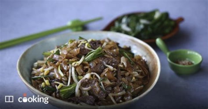 Beef hor fun (dry-fried rice noodles) - recipe