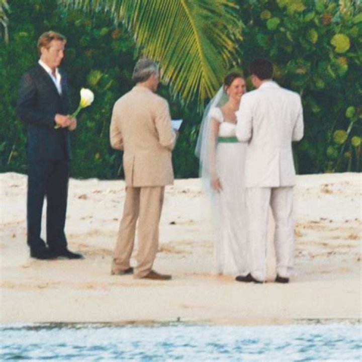 Ben Affleck And Jennifer Garner Wedding Photo: A Look Back At Their Love Story