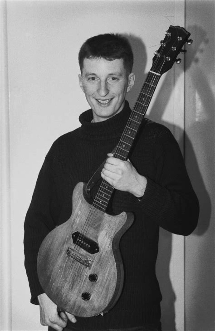Billy Bragg Net Worth | Bio, Family, Address, Career