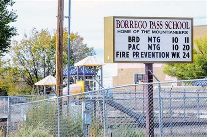 Borrego Pass School - Crownpoint