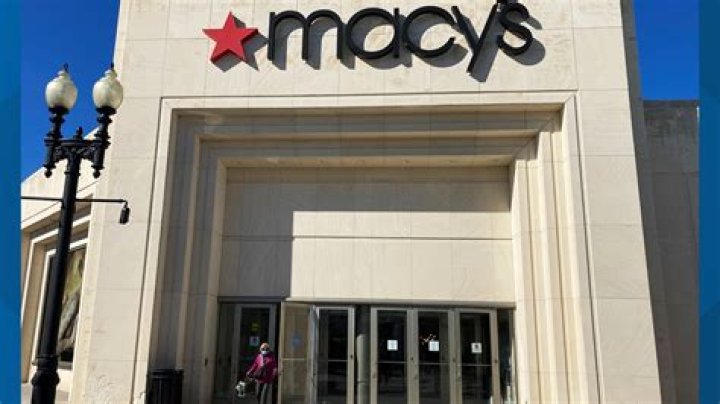 	BOYNTON MACY’S OPENS AMID HOOPLA	