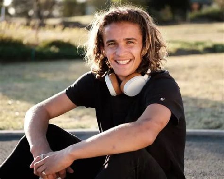 Brandon Valjalo: Wiki (Skateboarder), Bio, Age, Family, Career, Net worth
