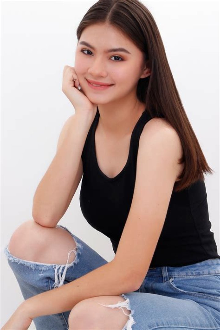 Caitlyn Stave Age: Unveiling The Life Of A Rising Star