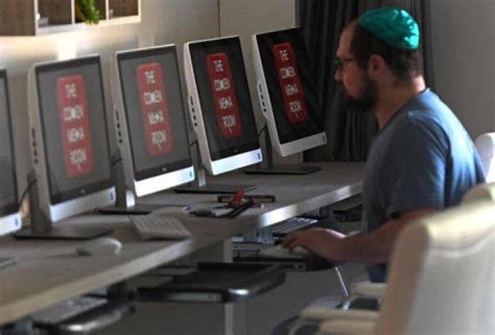 	Chabad of Royal Palm opens new media room	