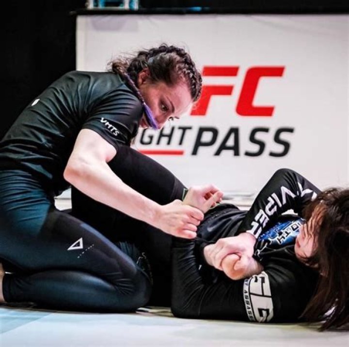 Chinese-born jiu-jitsu black belt Grace Gundrum beating world champions at just 18