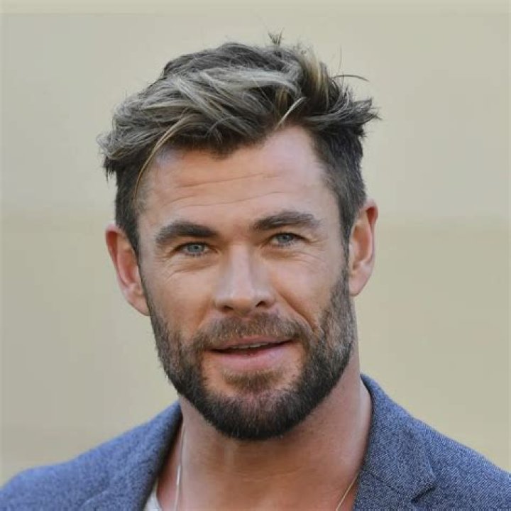 Chris Hemsworth - Bio, Age, Net Worth, Height, Married, Nationality, Body Measurement, Career