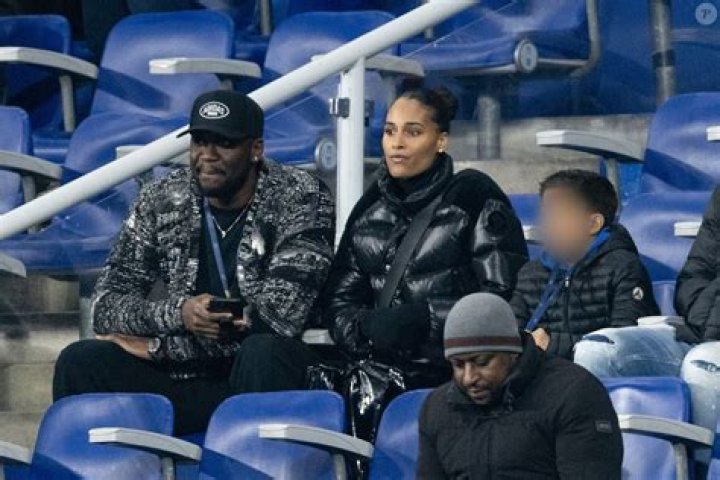 Cindy Bruna Et Son Compagnon