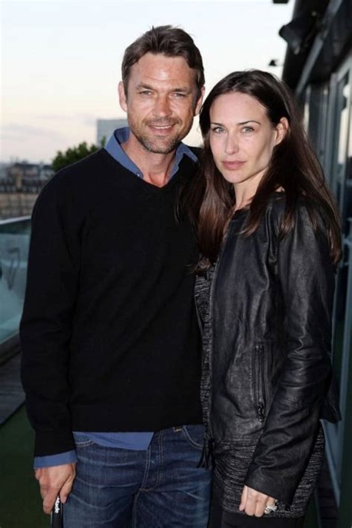 Claire Forlani - Bio, Career, Married, Age, Net Worth, Height, Facts