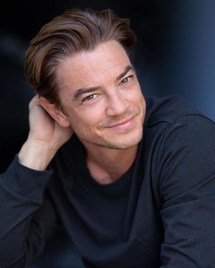 Craig Horner Biography