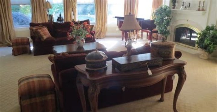 Curt Schilling holding estate sale at his Mass. home