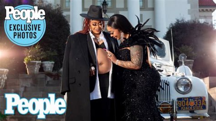 Da Brat reveals pregnancy at 48