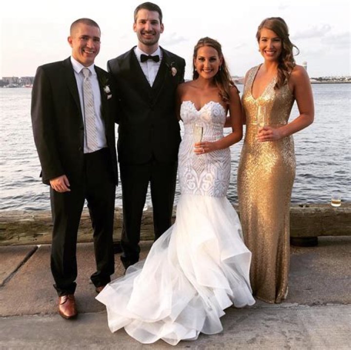 Dave Raymond Bio, Age, Height, Wife, Salary, Net Worth, Texas Rangers
