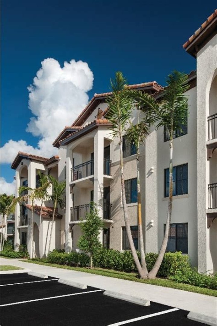 	Davie luxury student housing complex nears completion	