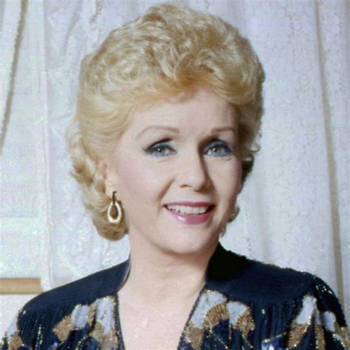 Debbie Reynolds - Bio, Net Worth, Height