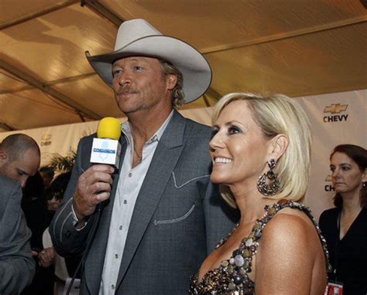 Denise Jackson Age, Height【 Alan Jackson Wife Bio 】Net Worth, Young