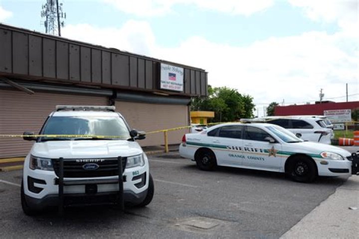	Deputies: 2 men shot at Mr. Gyros in Pine Hills	