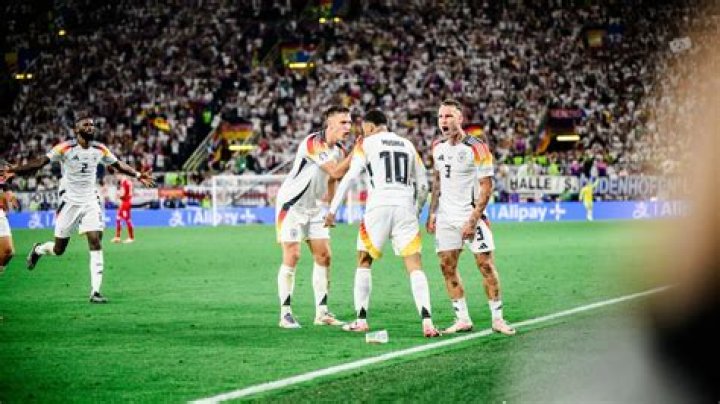 „Der Fußball braucht Leute, die Stellung beziehen“ – 11FREUNDE