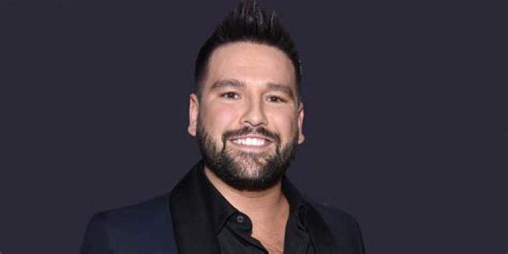 Discovering Shay Mooney's Height: A Closer Look At The Acclaimed Singer