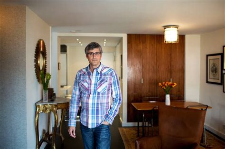 Does Mo Rocca Have A Son? Exploring The Personal Life Of The Acclaimed Journalist