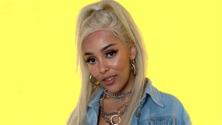 Doja Cat blasts YouTuber 
