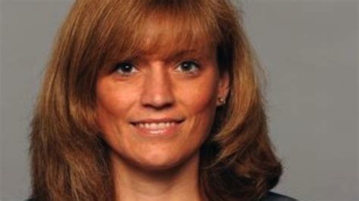 	Dolphins exec Dawn Aponte leaves for owner Steve Ross’ RSE Ventures	