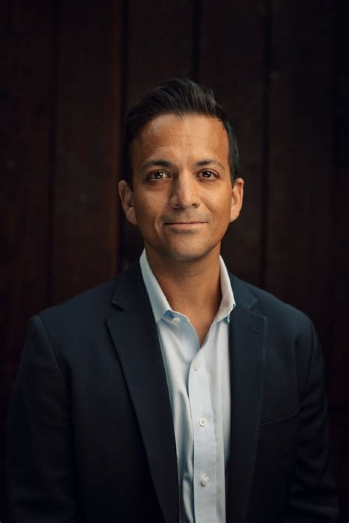 Dr. Vin Gupta Bio, Age, Height, Wife, Net Worth, NBC News