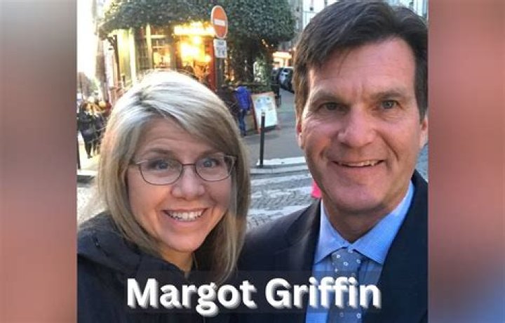 Drew Griffin Bio, Age, Height, Wife, Salary, Net Worth, CNN